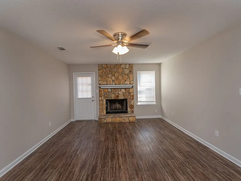 2937 Dahlia Dr — Photo 6