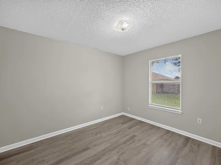 8519 Blazing Star Ct — Photo 16