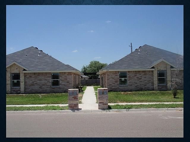 1st image of 506 Pirul St