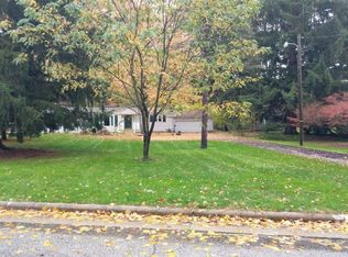 1660 Meadowlane Dr SE, North Canton, OH 44709