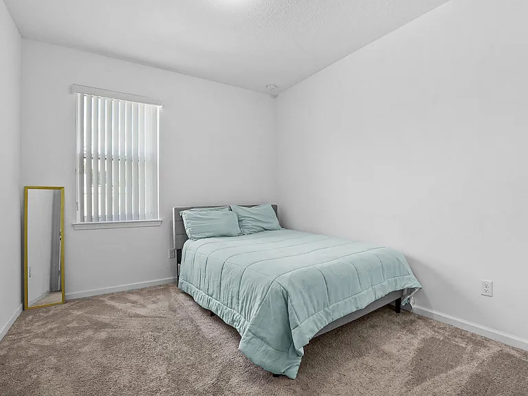 1826 Lake Cove Dr — Photo 32
