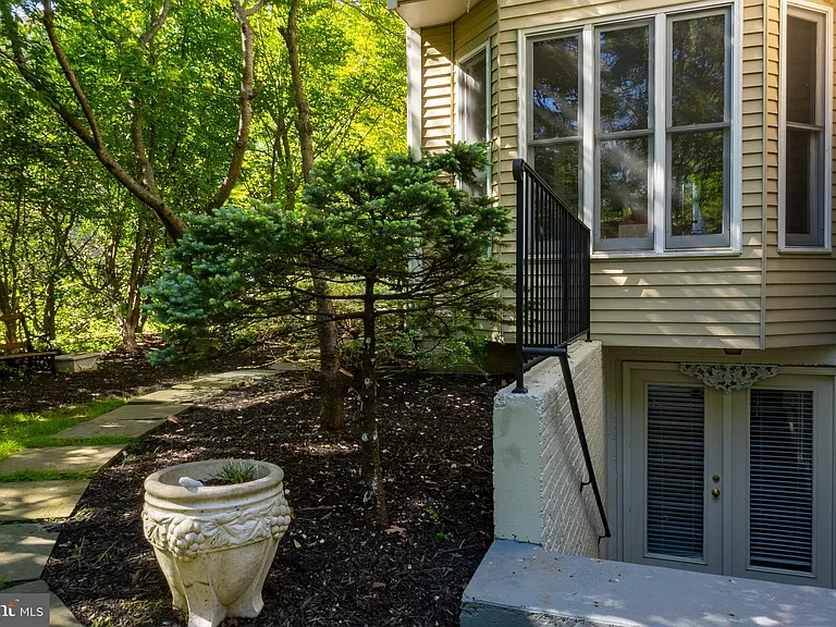 4705 Rippling Pond Dr — Photo 7