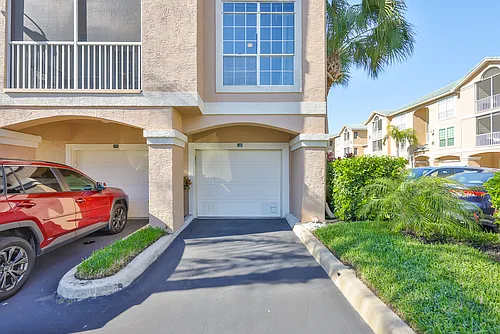 3202 Bay Club Cir #3202 Photo 1