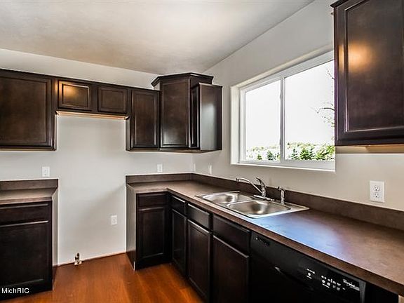 2nd image of 12 Cannonball Ln