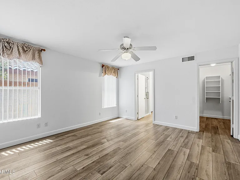 1142 W Sparrow Dr — Photo 16