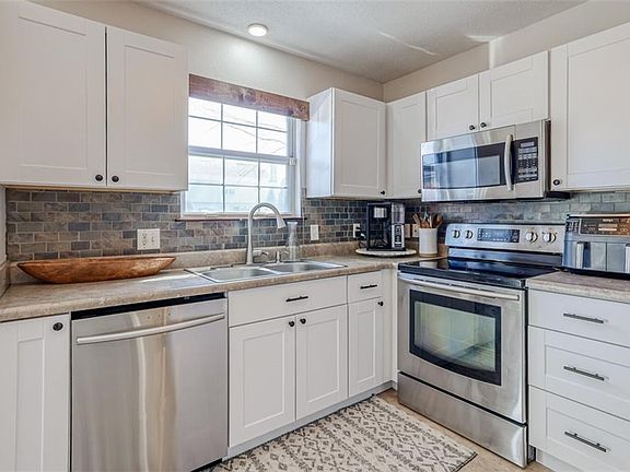 4th image of 5707 NW Plantation Ln #196D