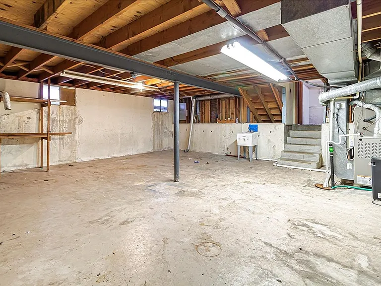 318 Goodrich Dr — Photo 31