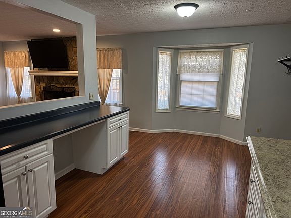 5th image of 4055 Golfview Dr