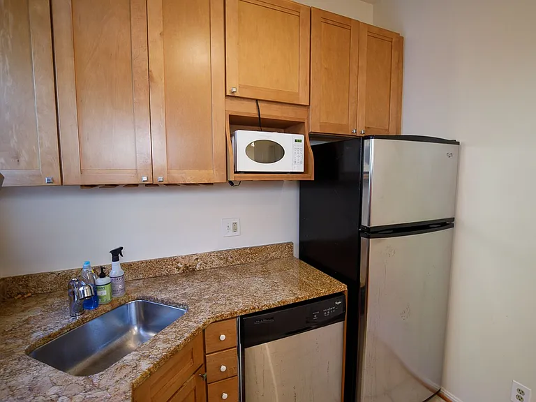 1434 Potomac Ave SE #4 — Photo 14