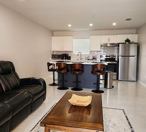 4th image of 118 Grass Valley Rd #304