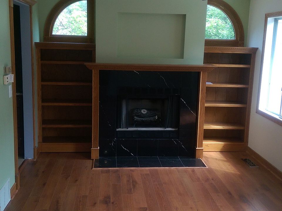 Spacious living room