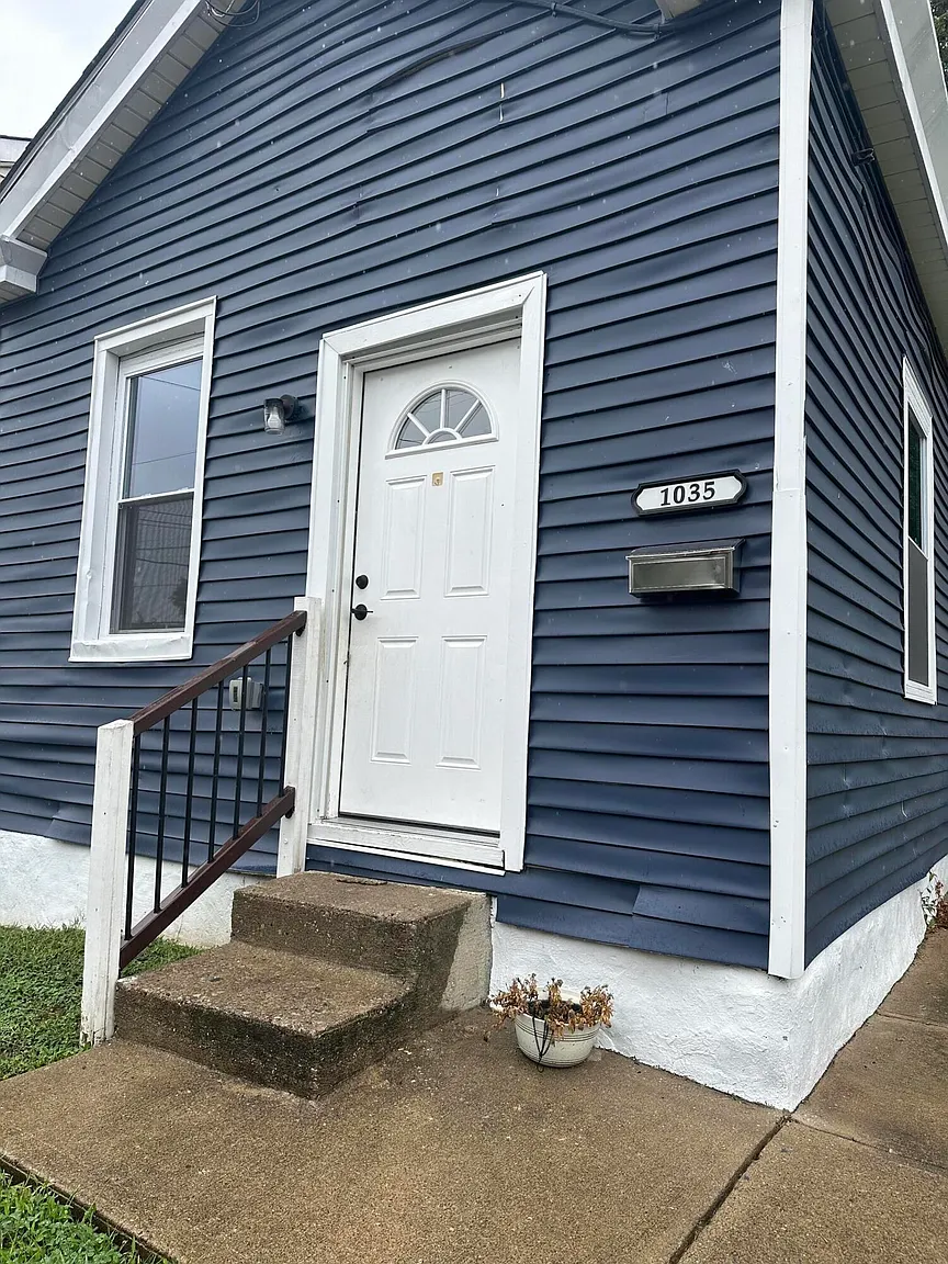 1035 Ann St photo 1