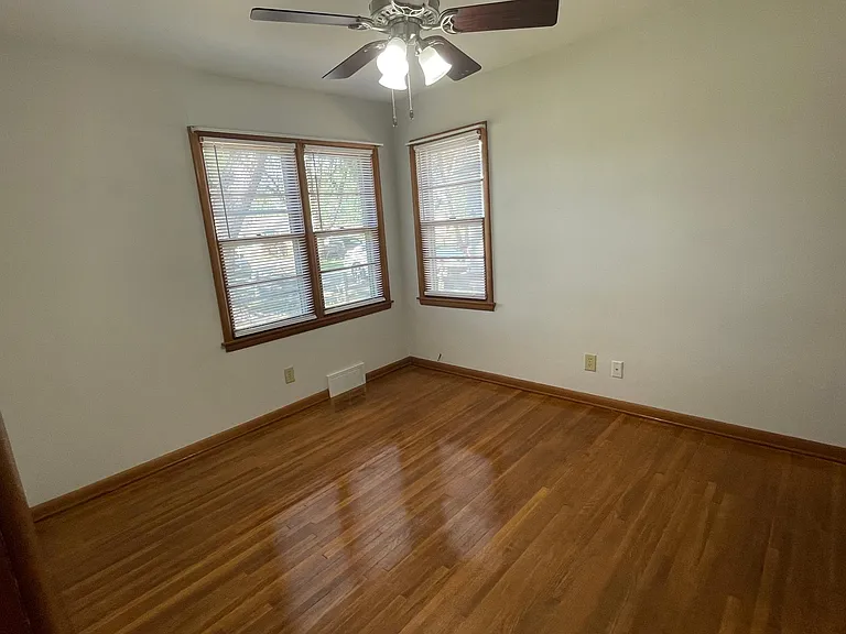 103 Robert St — Photo 18