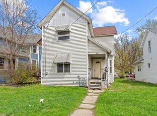 1014 Wright St, Oshkosh, WI 54901