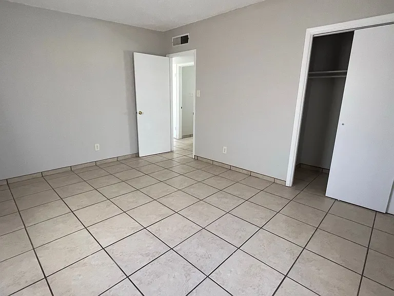 1355 Roosevelt St — Photo 14
