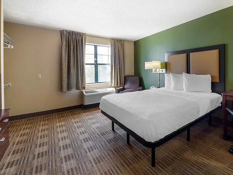 Studio Suite - 1 Queen Bed