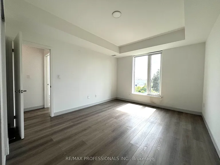 37 Antrim Cres #305 — Photo 24