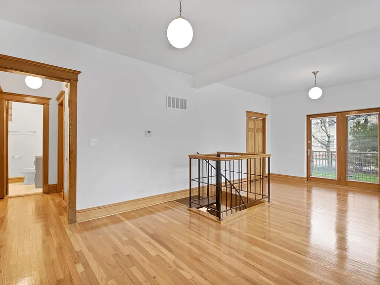 3602 N Hermitage Ave #1 — Photo 2