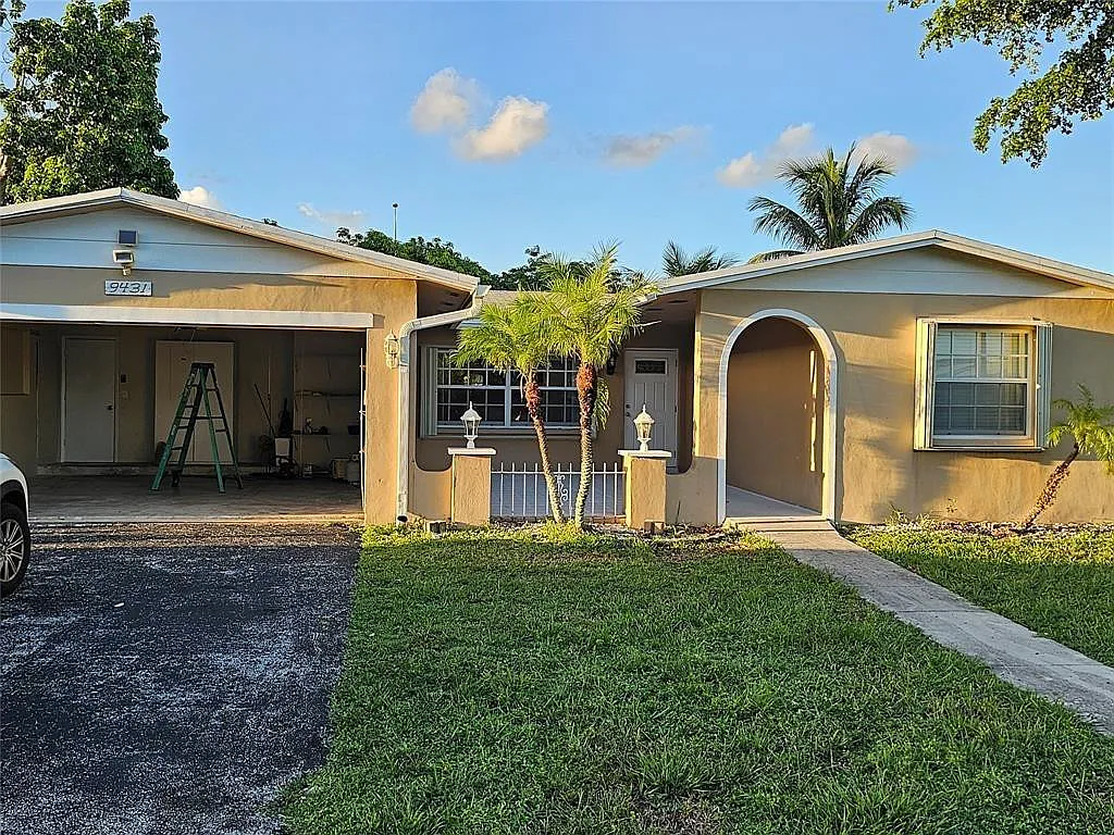 4 bed, 2.0 bath, 2025 sqft, $3,650 — Photo 2