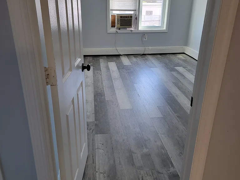 160 Easton Ave #B — Photo 2
