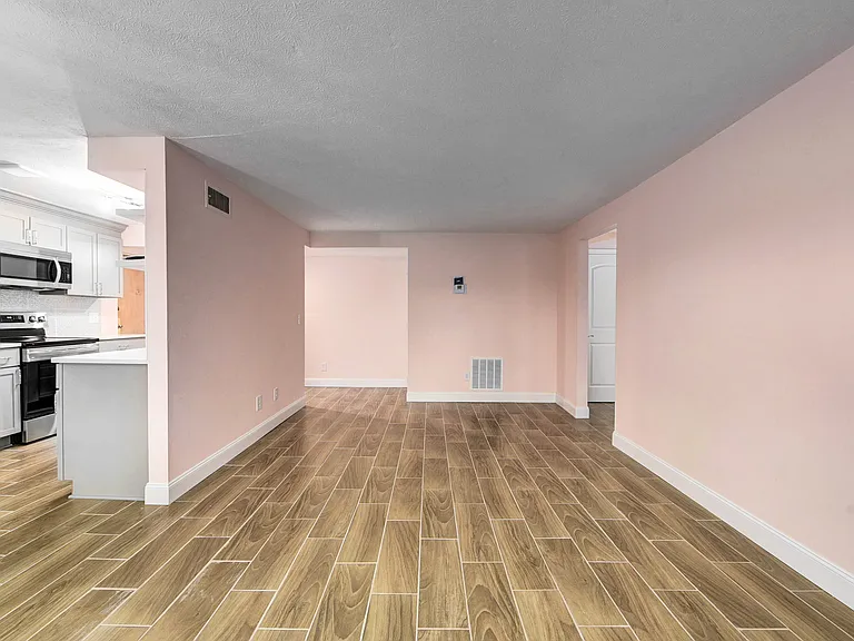 22081 River Oaks Dr #B8 — Photo 24