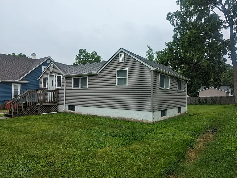 307 W Ells Ave — Photo 3