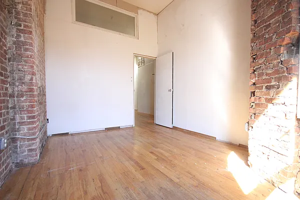 Rented by Nooklyn NYC LLC | media 12