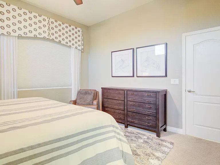 1833 W Periwinkle Way — Photo 24