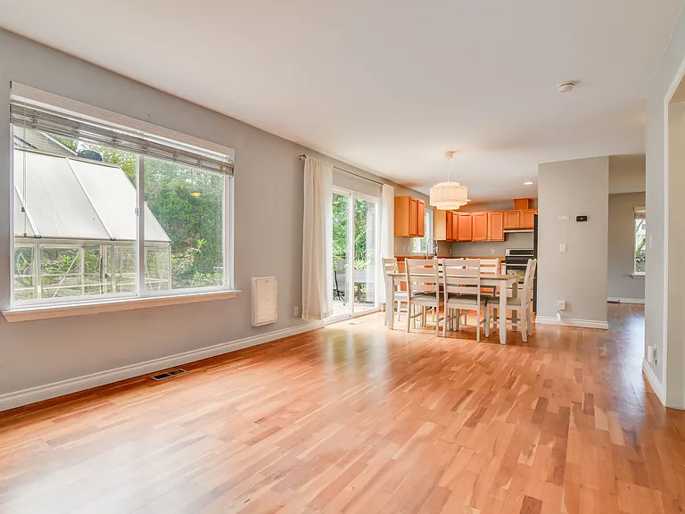 16920 Tulip Ln — Photo 8