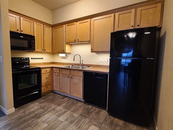 2nd image of 2101 Dearborn Ave #42
