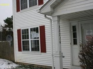 23226 Grist Mill Ct #B-30, Olmsted Falls, OH 44138