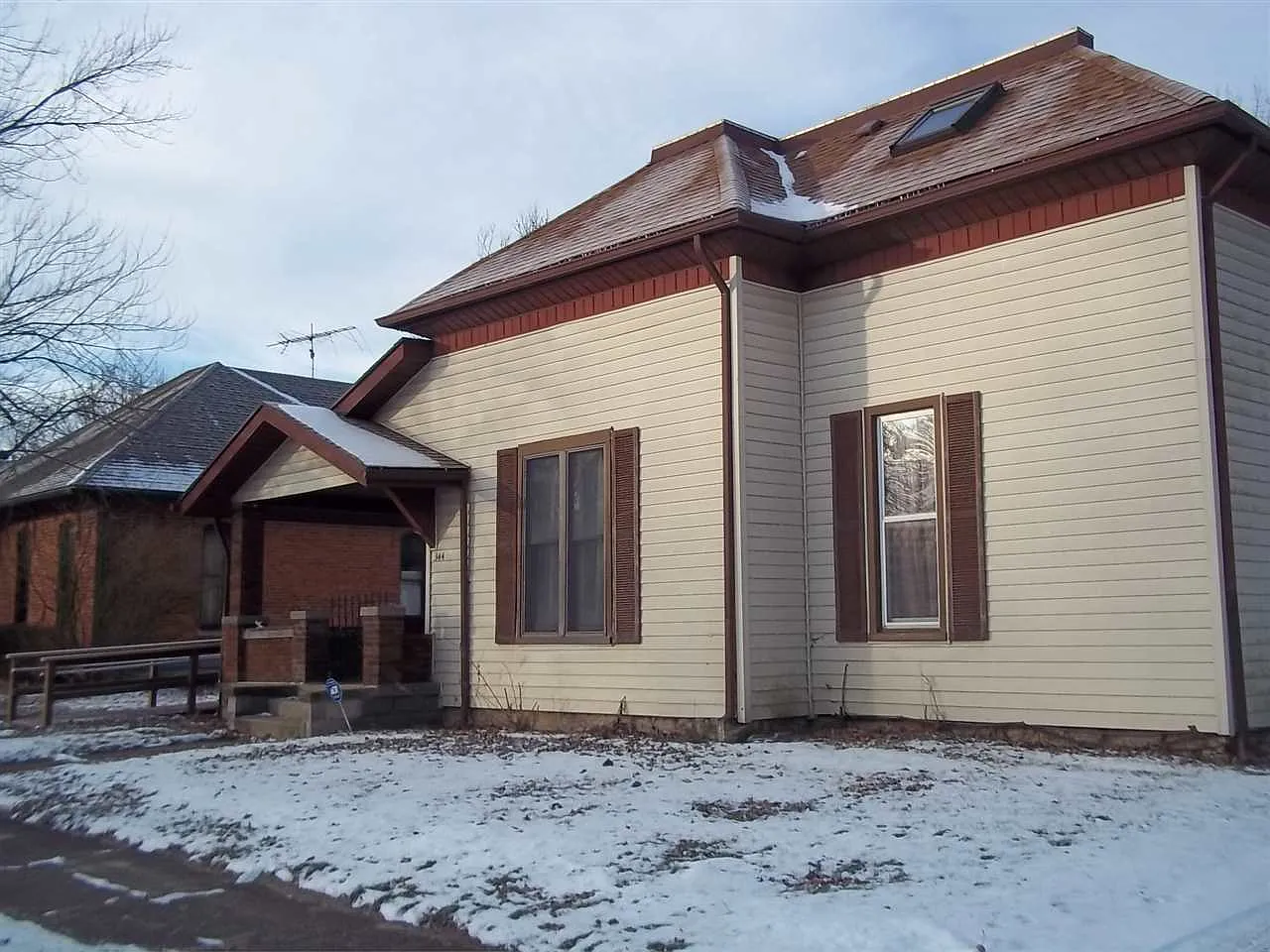 344 N Main St photo 1