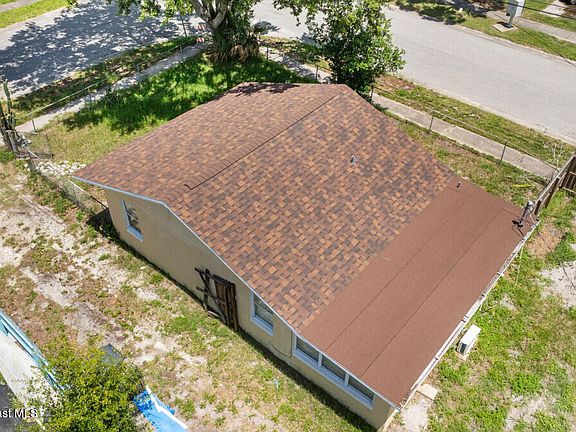 3rd image of 215 N Grannis Ave