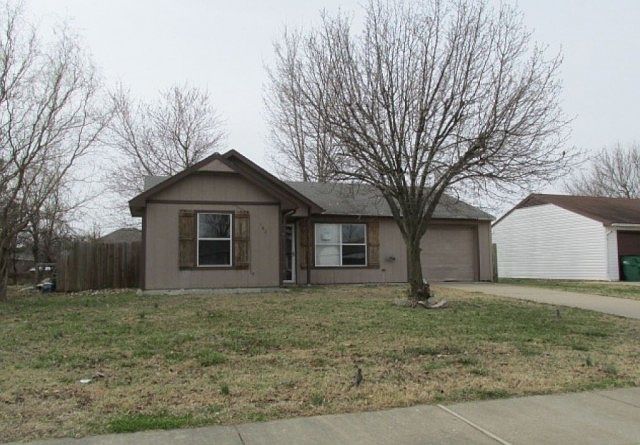2nd image of 462 Village Ln