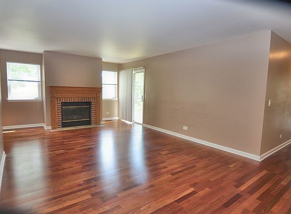 2nd image of 106 Stirling Ln Unit Z1