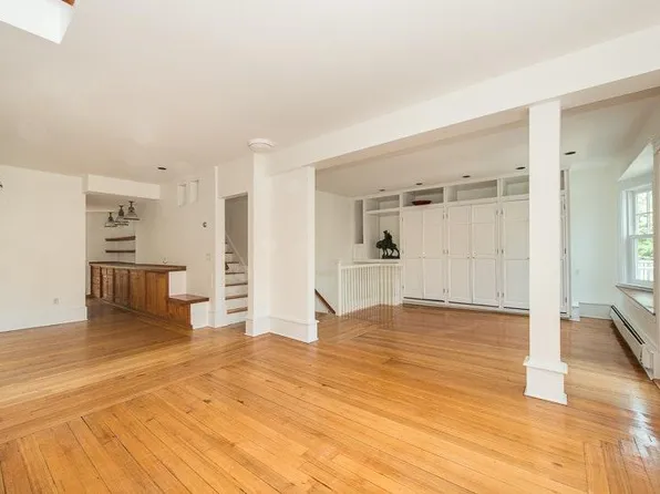 124 Lexington Ave #2, Cambridge, MA 02138