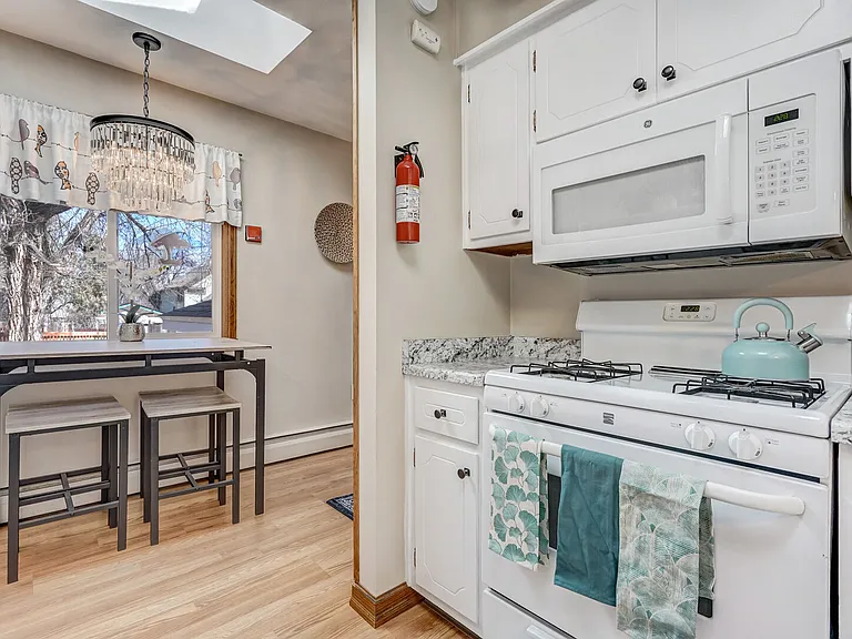 1729 Arbor Way — Photo 9