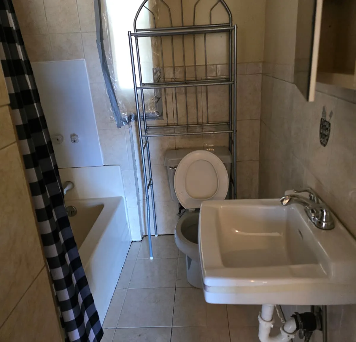 3 bed, $1,550 — Photo 3