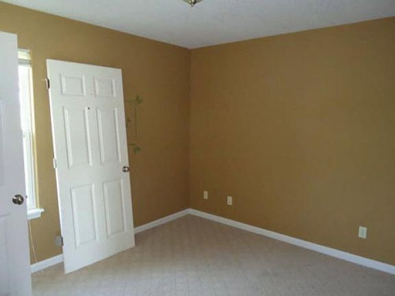 5th image of 80 Skylark Ln