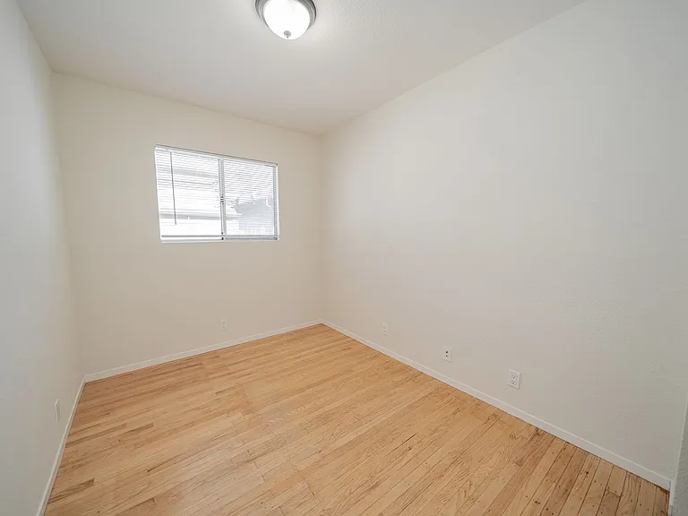 1930 Hearst Avenue — Photo 10