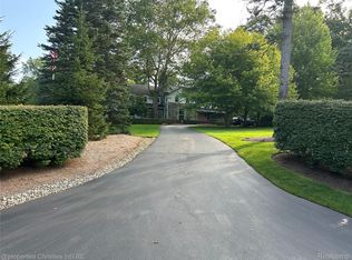 1290 Orchard Ridge Rd, Bloomfield Hills, MI 48304