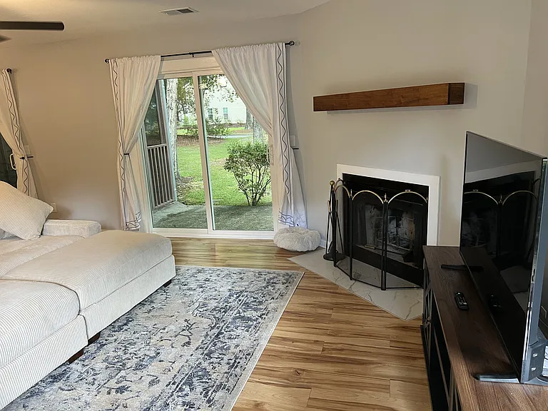 7910 Timbercreek Ln #D — Photo 5