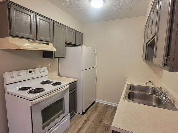 5th image of 6300 Jeffrey Dr APT 1