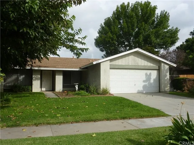 Primary Photo - 2337 Rancho Dr