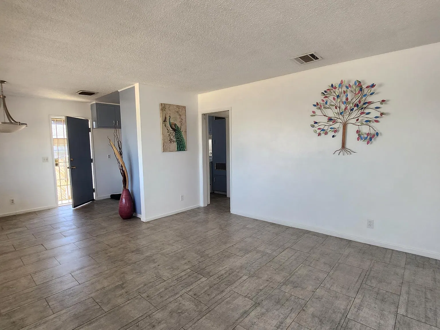2 bed, 950 sqft, $1,625 — Photo 2