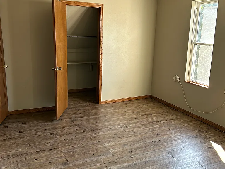 1217 Jackson St — Photo 9