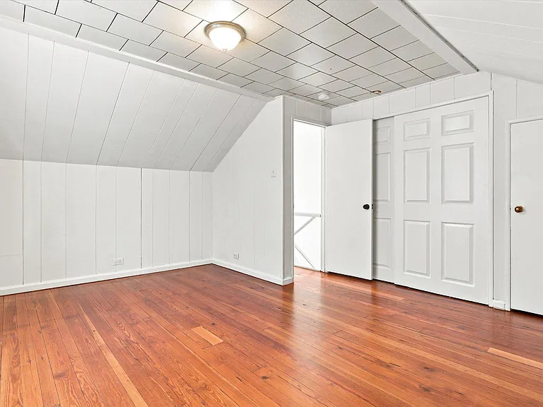 223 Wendover St — Photo 20