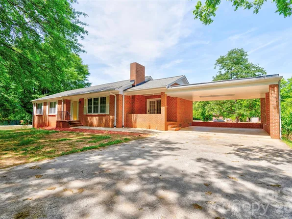 2903 Forbes Rd, Gastonia, NC 28056