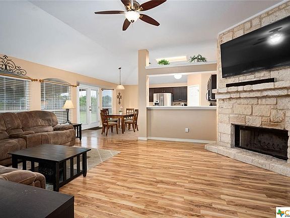 3rd image of 301 Quail Meadow Dr