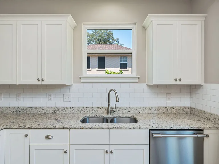 401 King St — Photo 13